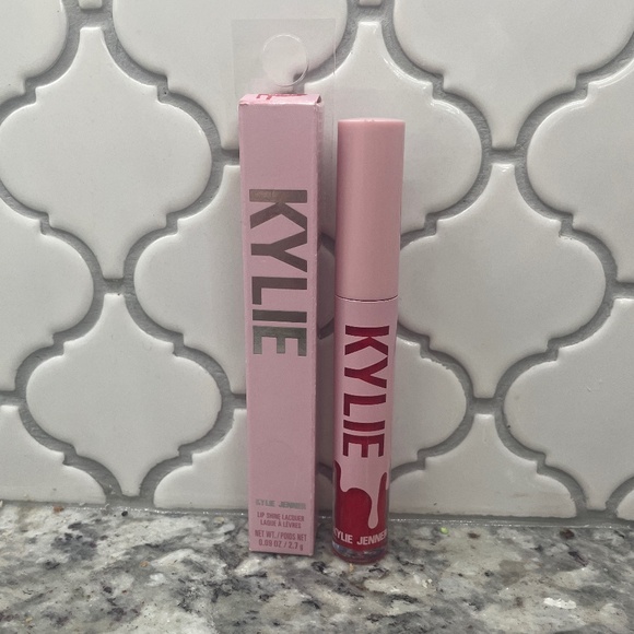 Kylie Cosmetics Lip Shine Lacquer - Picture 4 of 4